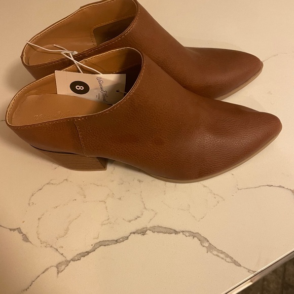 NWT Cute brown shoe boots - Picture 1 of 4